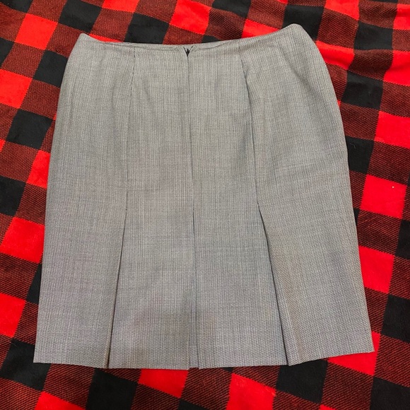 🖤Talbots black/white pleated back skirt - Picture 4 of 5